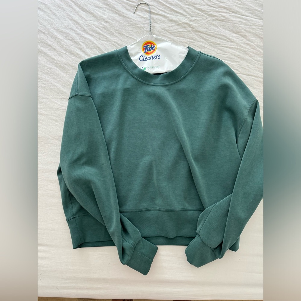 Lululemon softstreme cropped crew size 6